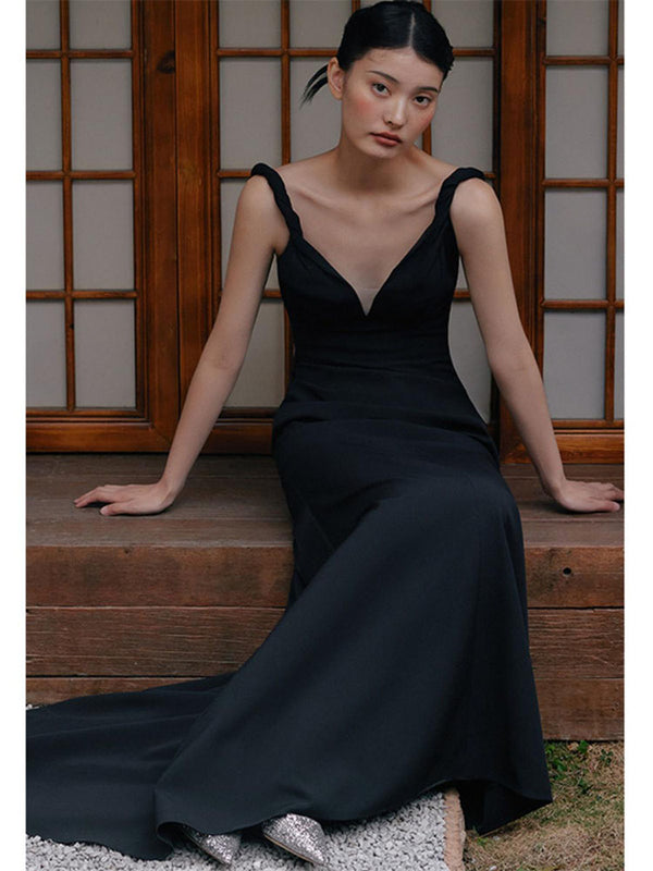 Black Prom Dress Women's Luxurious Deep V-neck Gown Trailing Evening Dress - Dorabear - The Dancewear Store Online 